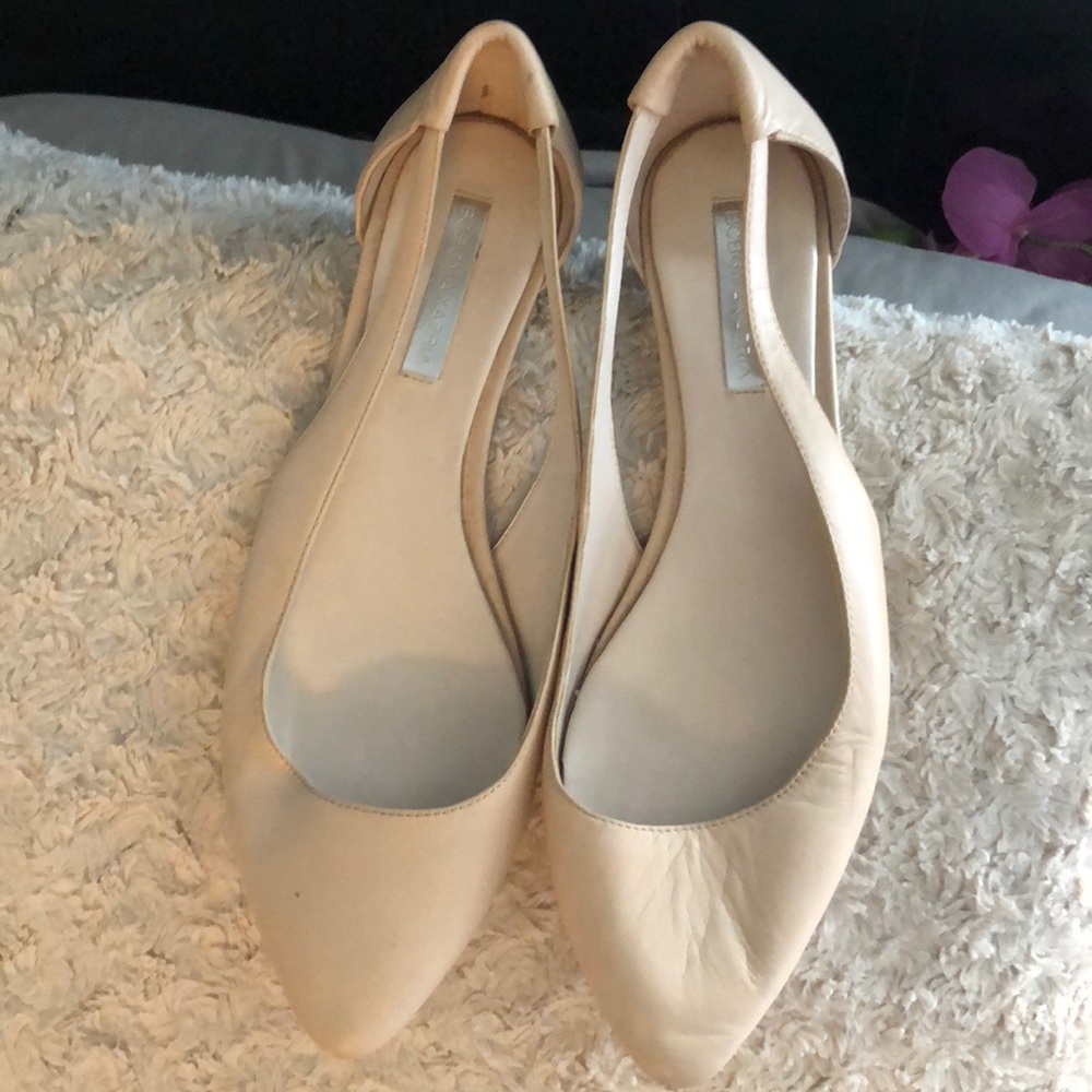 BCBGMAXAZRIA Nude flats